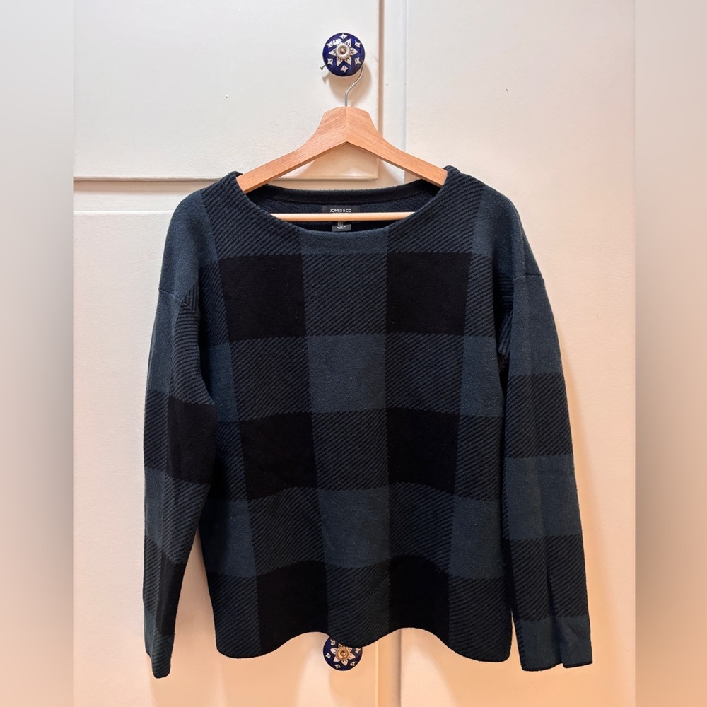 Women's Black and Dark Gray Checkered Sweater